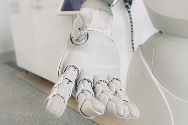 TEK asiakasreferenssi, kuvituskuva robotista